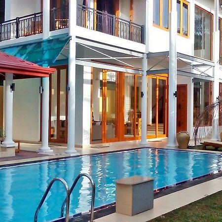 White Palace Hotel Gampaha Esterno foto