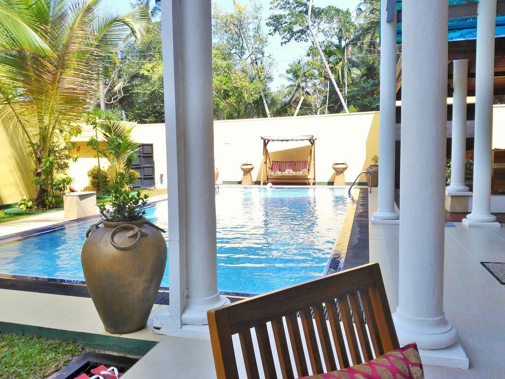 White Palace Hotel Gampaha Esterno foto