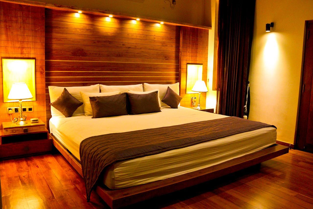 White Palace Hotel Gampaha Esterno foto