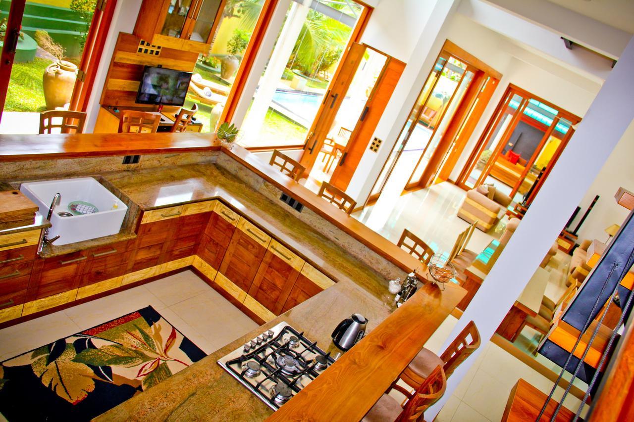 White Palace Hotel Gampaha Esterno foto